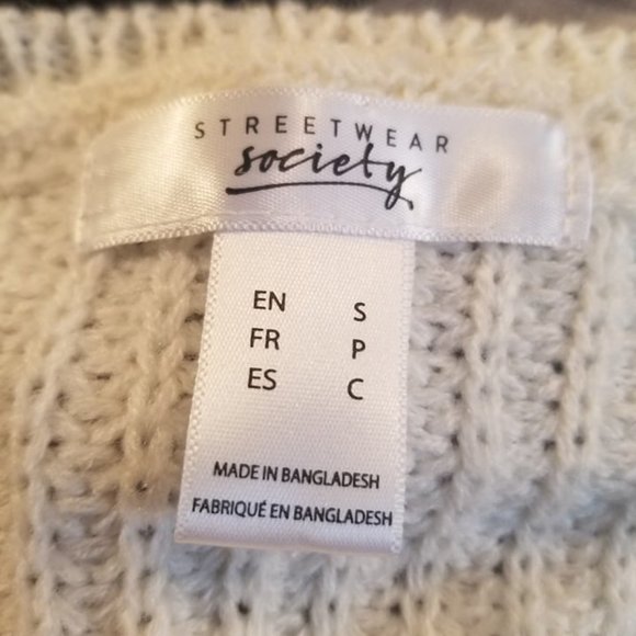 White Distressed Grunge Style Women's Sweater ~New Without Tags~ - Picture 5 of 5